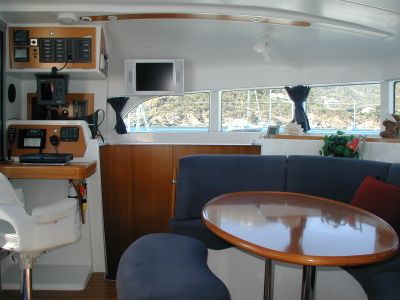Salon & Nav Station
